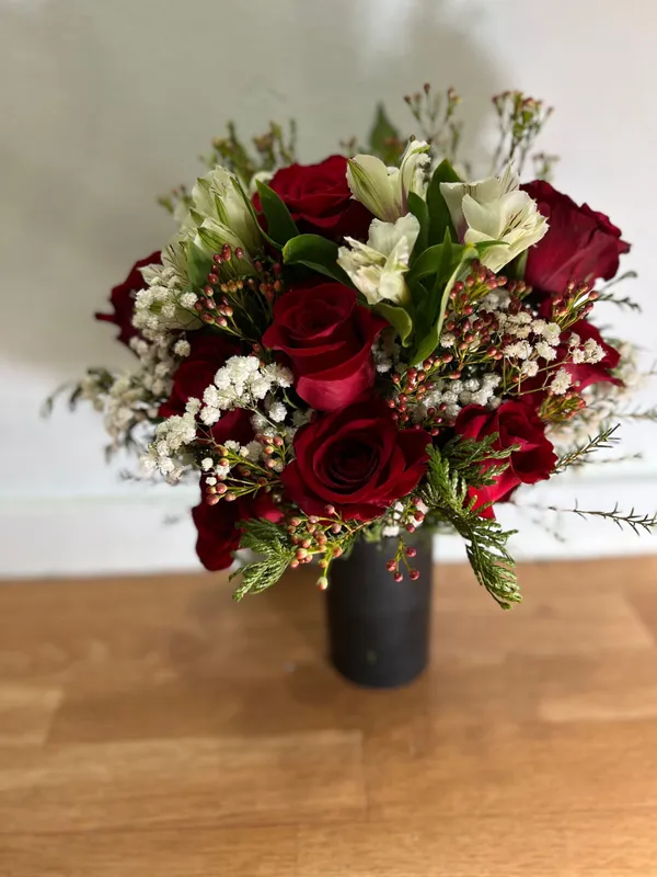 Diseño 24 - Arreglo Floral de Santos