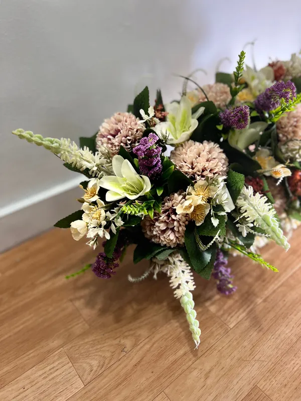 Diseño 28 - Arreglo Floral de Santos