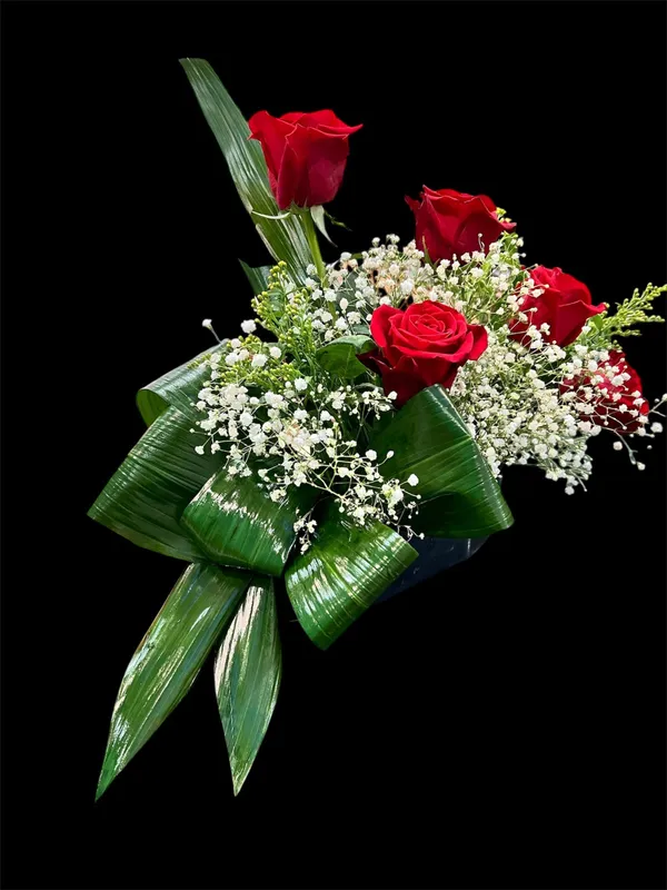 Diseño 4 - Arreglo Floral de Santos